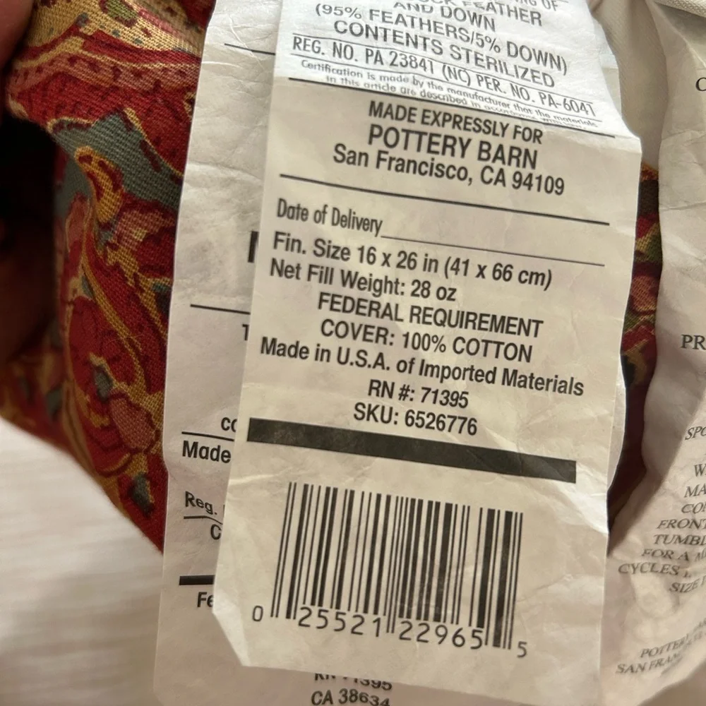 NWT Pottery Barn Red Alice Paisley Pillow Cover With Pottery Barn Insert. 16x26”